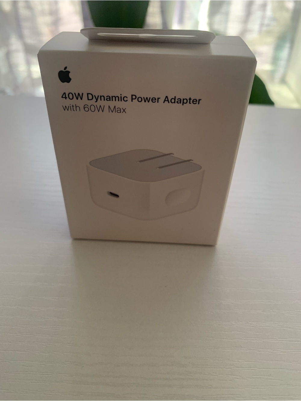 Apple 40W Dynamic Power Adapter - White